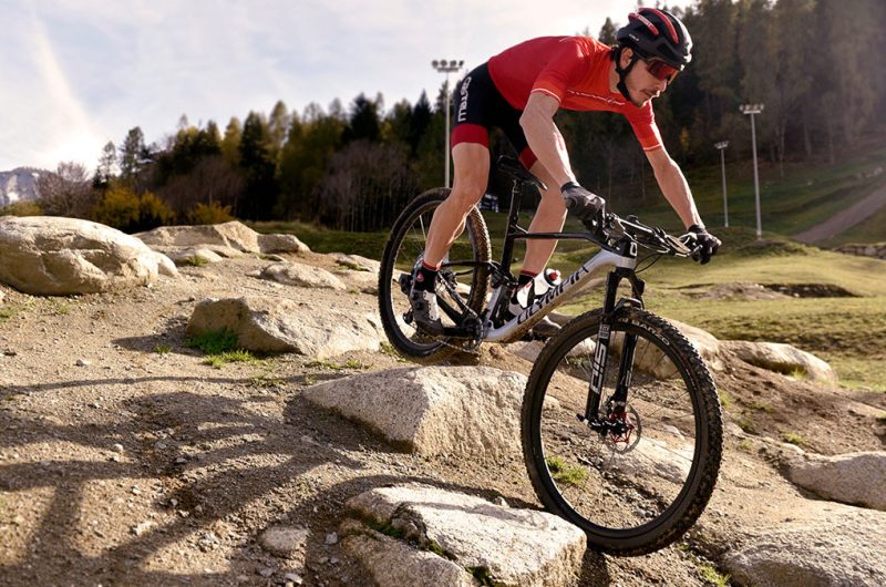 2401051631_V01-R01 Rock solid reliability 16a9